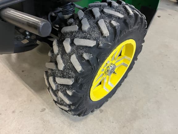 Image of John Deere Gator XUV 825i equipment image 2