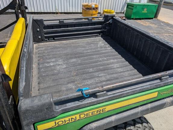Image of John Deere Gator XUV 825i equipment image 4