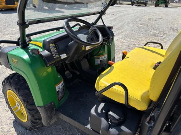 Image of John Deere Gator XUV 825i equipment image 1