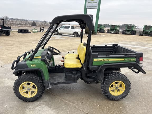 Image of John Deere Gator XUV 825i equipment image 2