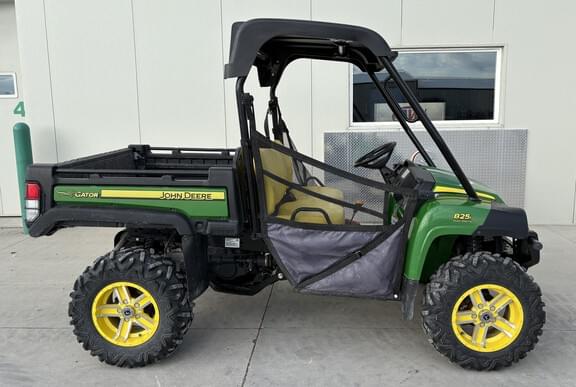 Image of John Deere Gator XUV 825i equipment image 1