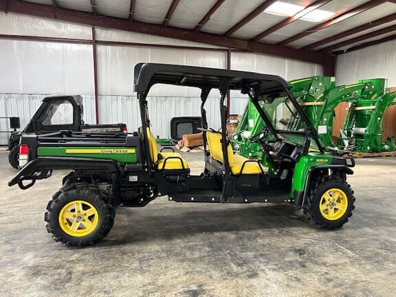 Image of John Deere Gator XUV 825i S4 Primary image