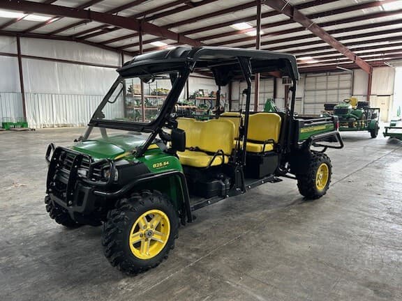 Image of John Deere Gator XUV 825i S4 equipment image 1