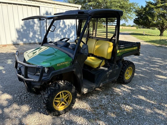 2017 John Deere XUV 835M Equipment Image0