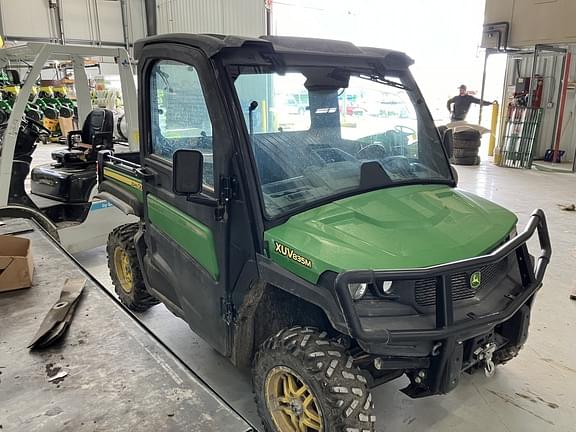 Image of John Deere XUV 835M equipment image 1