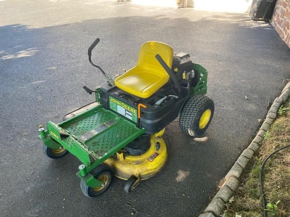 Image of John Deere Z335E equipment image 1