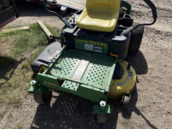 Image of John Deere Z335E equipment image 2
