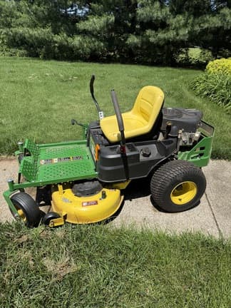Image of John Deere Z335E equipment image 3