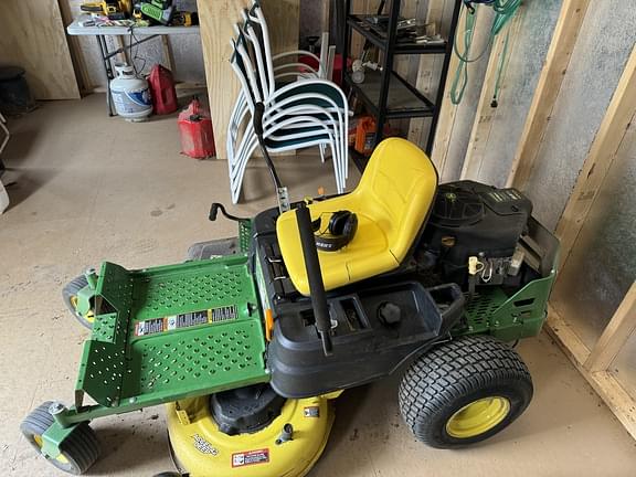 Image of John Deere Z335E equipment image 1