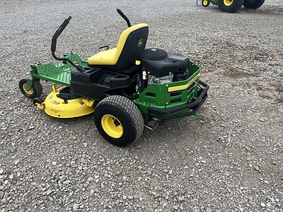 Image of John Deere Z335E equipment image 1