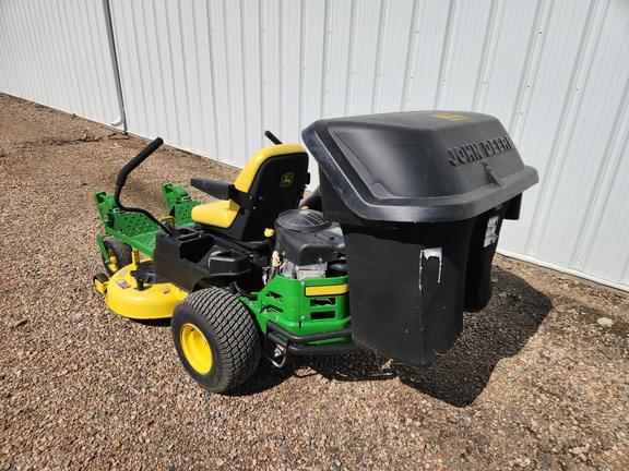 Image of John Deere Z335M equipment image 4