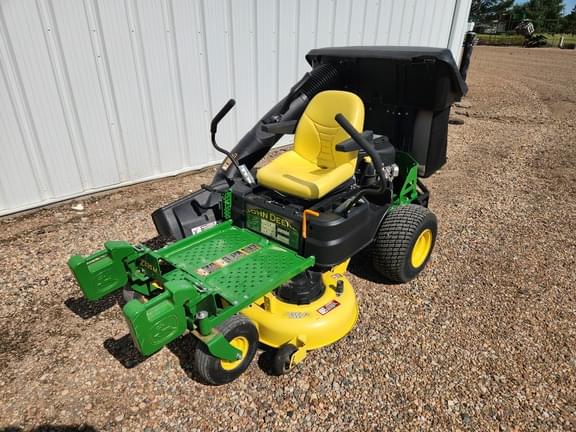Image of John Deere Z335M equipment image 3