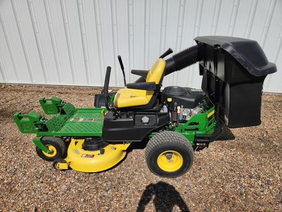 Image of John Deere Z335M equipment image 1