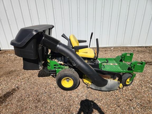 Image of John Deere Z335M equipment image 2