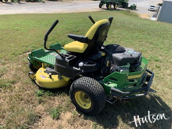 Image of John Deere Z335M equipment image 2
