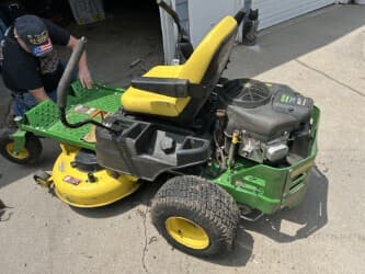 Image of John Deere Z345M equipment image 1