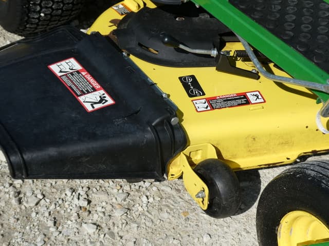 Image of John Deere Z355R equipment image 2