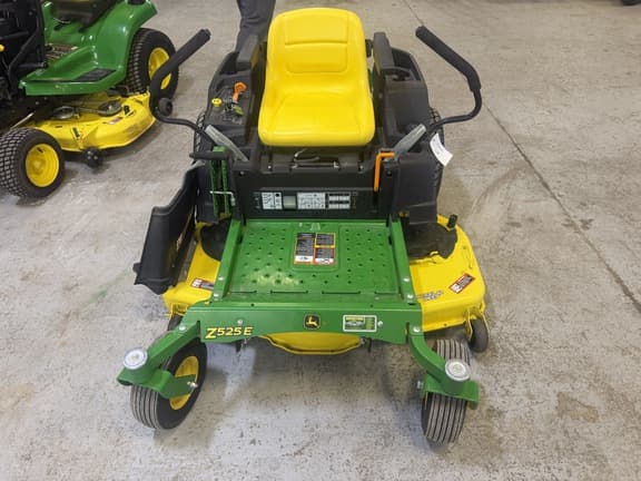 Image of John Deere Z525E equipment image 3