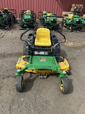2017 John Deere Z525E Equipment Image0