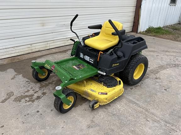 Image of John Deere Z525E equipment image 1