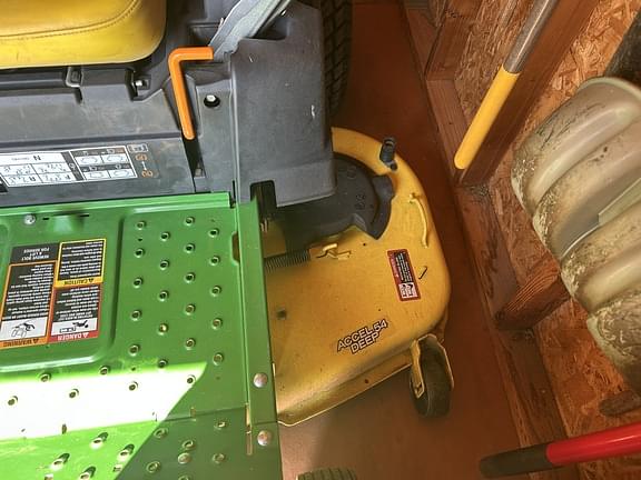 Image of John Deere Z535M equipment image 4