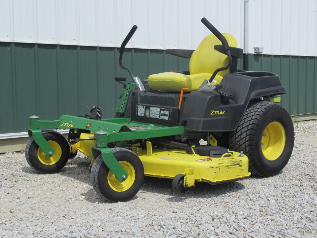 2017 John Deere Z535M Equipment Image0