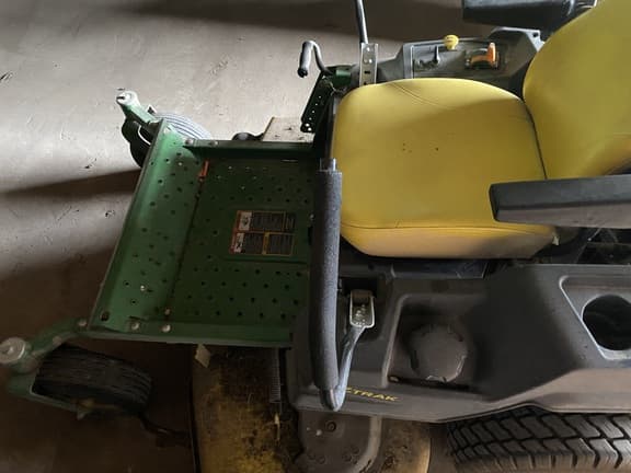 Image of John Deere Z540M equipment image 3