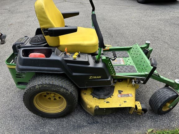 Image of John Deere Z540R equipment image 1