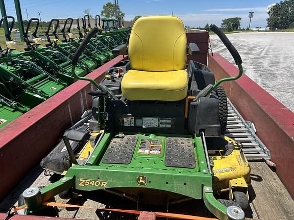 Image of John Deere Z540R equipment image 2