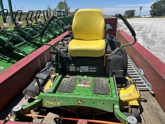 Image of John Deere Z540R equipment image 2
