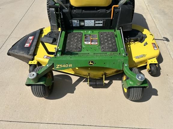 Image of John Deere Z540R equipment image 1