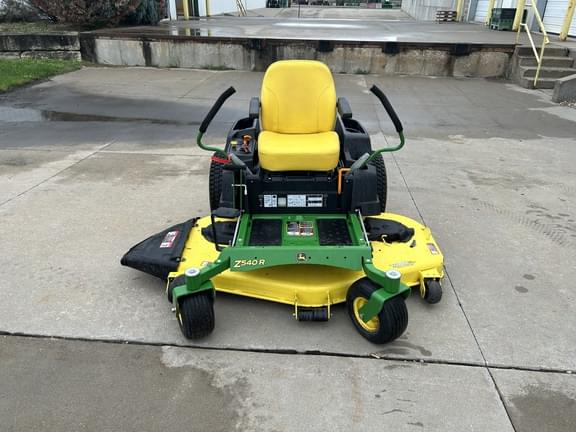 Image of John Deere Z540R equipment image 1