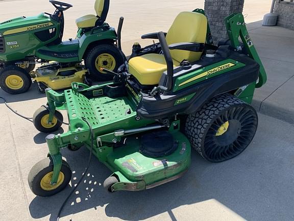 Image of John Deere Z915E equipment image 1