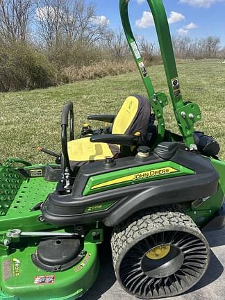 Image of John Deere Z915E equipment image 1