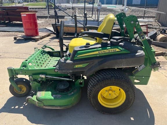 Image of John Deere Z915E equipment image 1