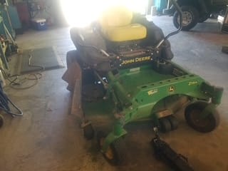 2017 John Deere Z915E Equipment Image0