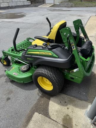 Image of John Deere Z915E equipment image 1