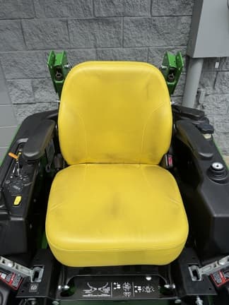 Image of John Deere Z915E equipment image 2