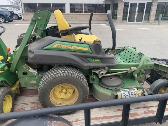 Image of John Deere Z915E equipment image 1