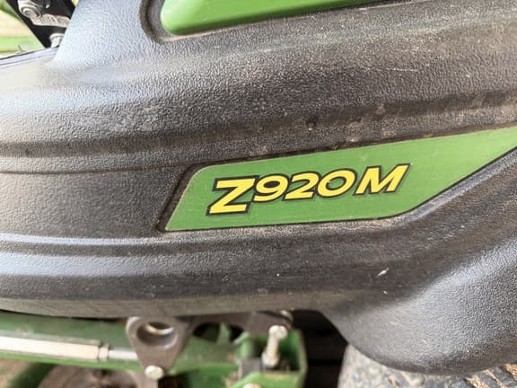 Image of John Deere Z920M equipment image 1