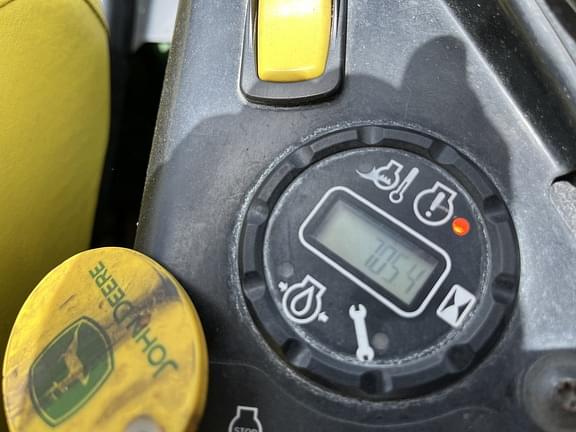 Image of John Deere Z925M equipment image 4