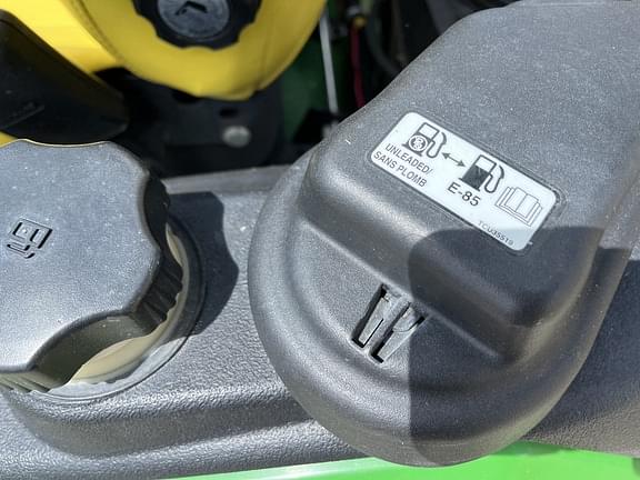 Image of John Deere Z925M equipment image 2