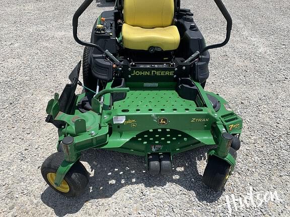 Image of John Deere Z930M equipment image 1