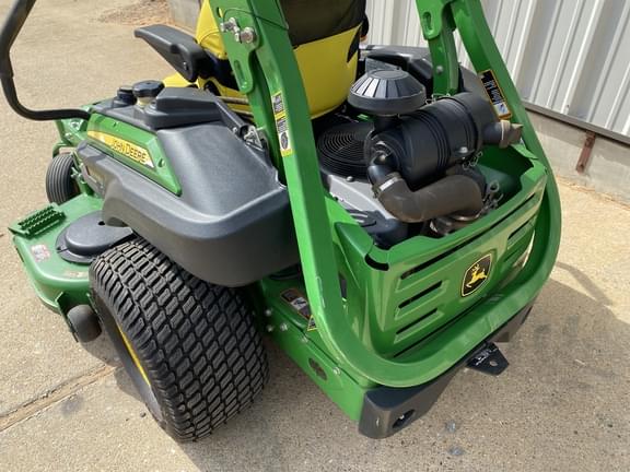 Image of John Deere Z930M equipment image 4