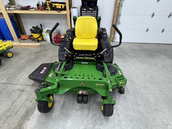 Image of John Deere Z930M equipment image 1