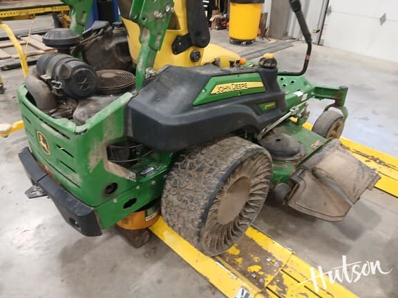 Image of John Deere Z930R equipment image 1
