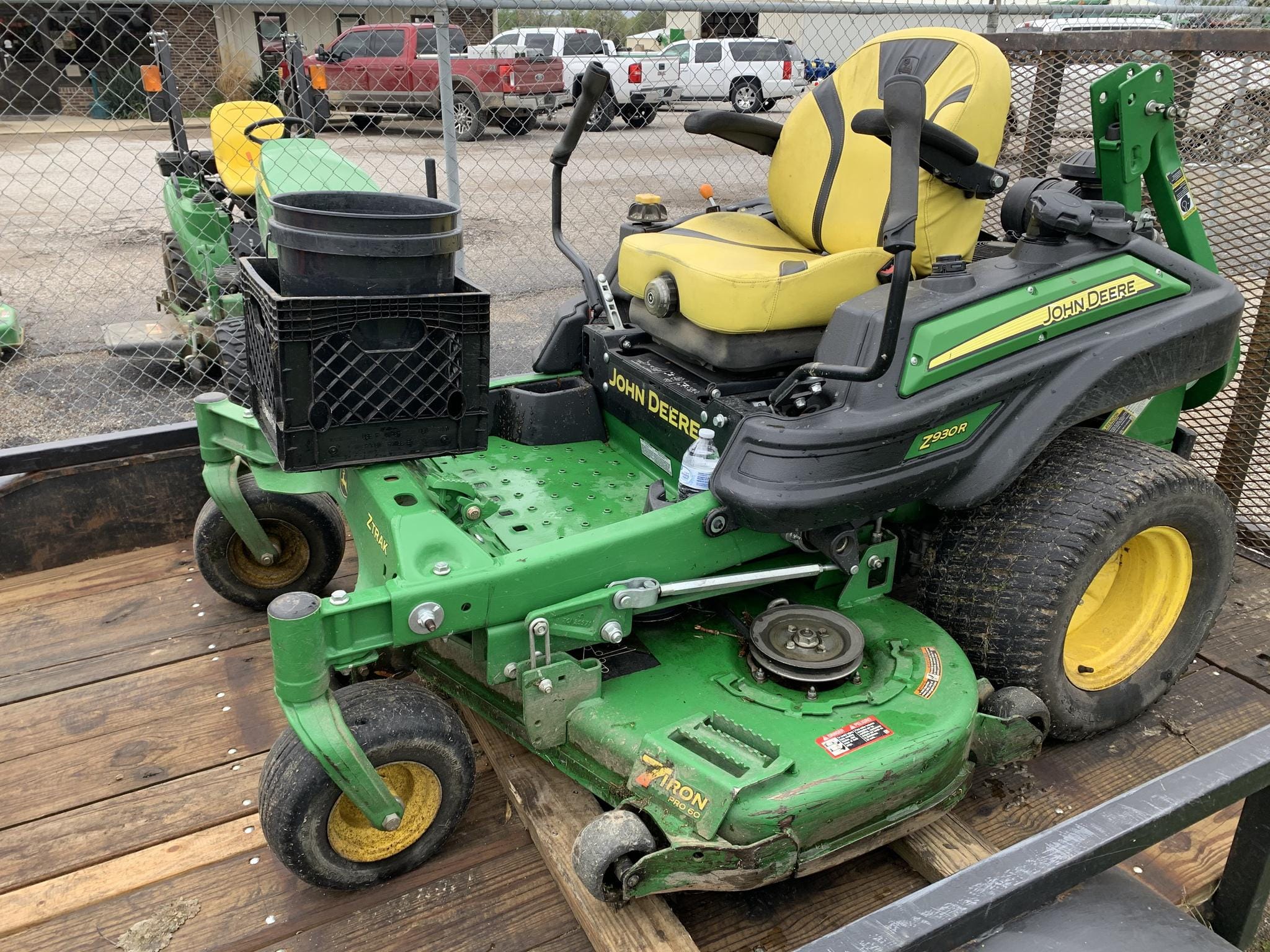 Main image John Deere Z930R