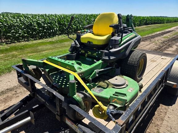2017 John Deere Z950R Equipment Image0