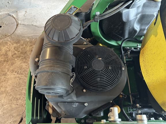 Image of John Deere Z960M equipment image 4