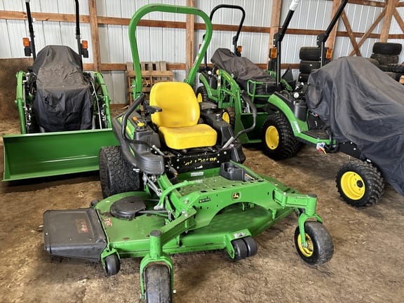 2017 John Deere Z960M Equipment Image0